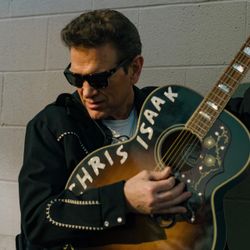 Foto do artista Chris Isaak