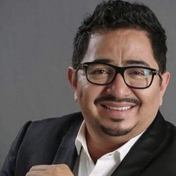 Foto do artista Carlos Macias