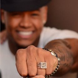 Foto do artista Léo Santana