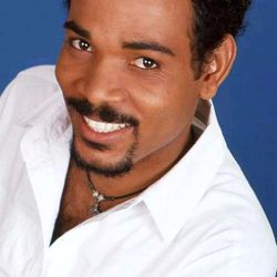 Foto do artista Nando da Cruz