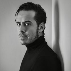 Foto do artista José Madero