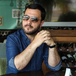 Foto do artista Lucas Sugo