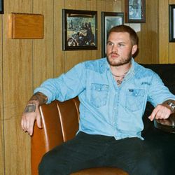 Foto do artista Zach Bryan