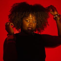 Foto do artista Luciane Dom