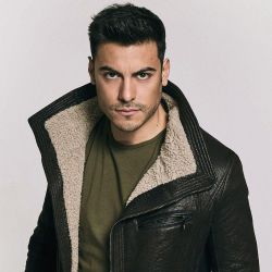 Foto do artista Carlos Rivera
