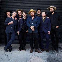 Foto do artista Nathaniel Rateliff