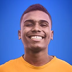 Foto do artista Alexsander Lúcio