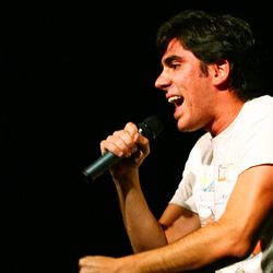 Foto do artista Marcelo Adnet