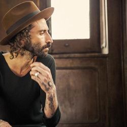 Foto do artista Leiva