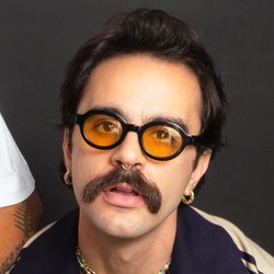 Foto do artista Rodrigo Alarcon