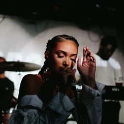 Foto do artista Joy Crookes