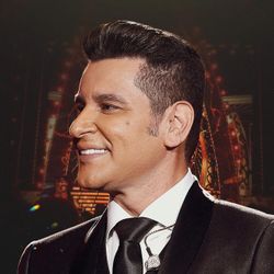 Foto do artista Léo Magalhães