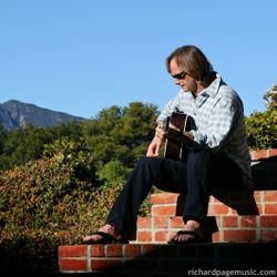 Foto do artista Richard Page
