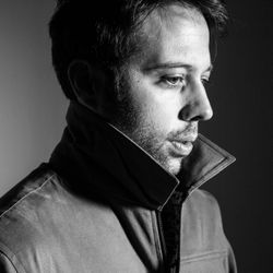 Foto do artista Marco Oliveira