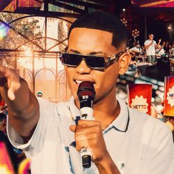 Foto do artista Netto Brito