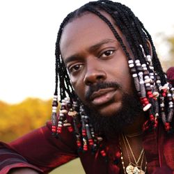 Foto do artista Adekunle Gold
