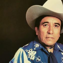 Foto do artista Cornelio Reyna
