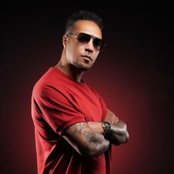 Foto do artista Nilton Ramalho