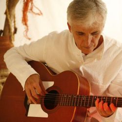 Foto do artista Kiko Veneno