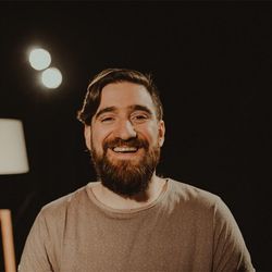 Foto do artista Lucas Conslie