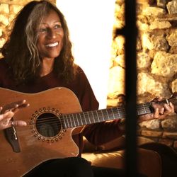 Foto do artista Marijosé Alie