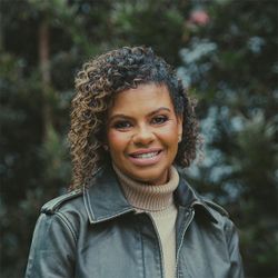 Foto do artista Nívea Soares