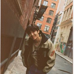 Foto do artista j-hope