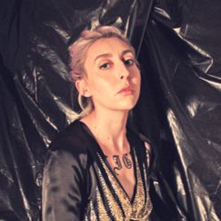 Foto do artista Lingua Ignota