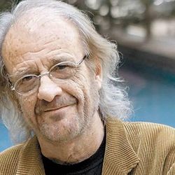 Foto do artista Luis Eduardo Aute