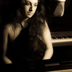 Foto do artista Sarah Fimm