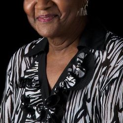 Foto do artista Alaíde Costa