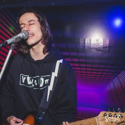 Foto do artista Matheus Stenzel