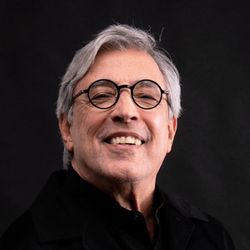 Foto do artista Ivan Lins