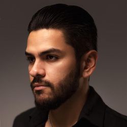 Foto do artista Virlán García