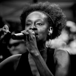 Foto do artista Ariette Furtado