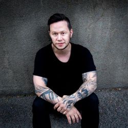 Foto do artista Mike Perry