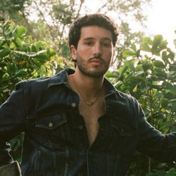 Foto do artista Sebastián Yatra