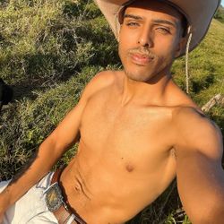 Foto do artista Victor Hélius