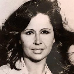Foto do artista Teresa Silva Carvalho