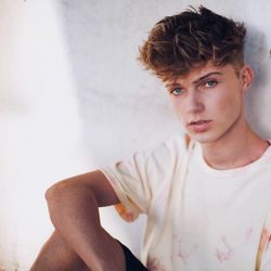 Foto do artista HRVY