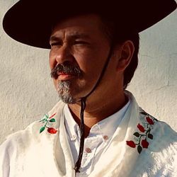 Foto do artista Marcelo Oliveira