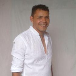 Foto do artista Luciano Moreno