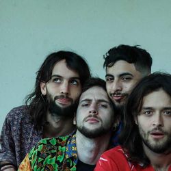 Foto do artista Alan Sutton y las criaturitas de la ansiedad