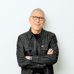 Foto do artista Marco Barrientos