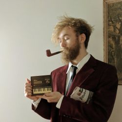 Foto do artista Jack Stauber