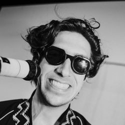 Foto do artista Ricky Montgomery