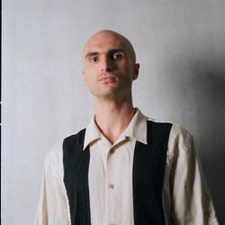 Foto do artista Devon Welsh
