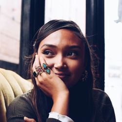 Foto do artista Joy Crookes