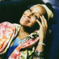 Foto do artista Omara Portuondo