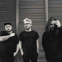 Foto do artista menores atos